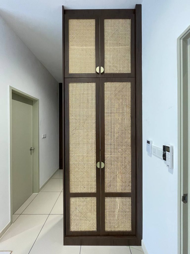 wardrobe rotan