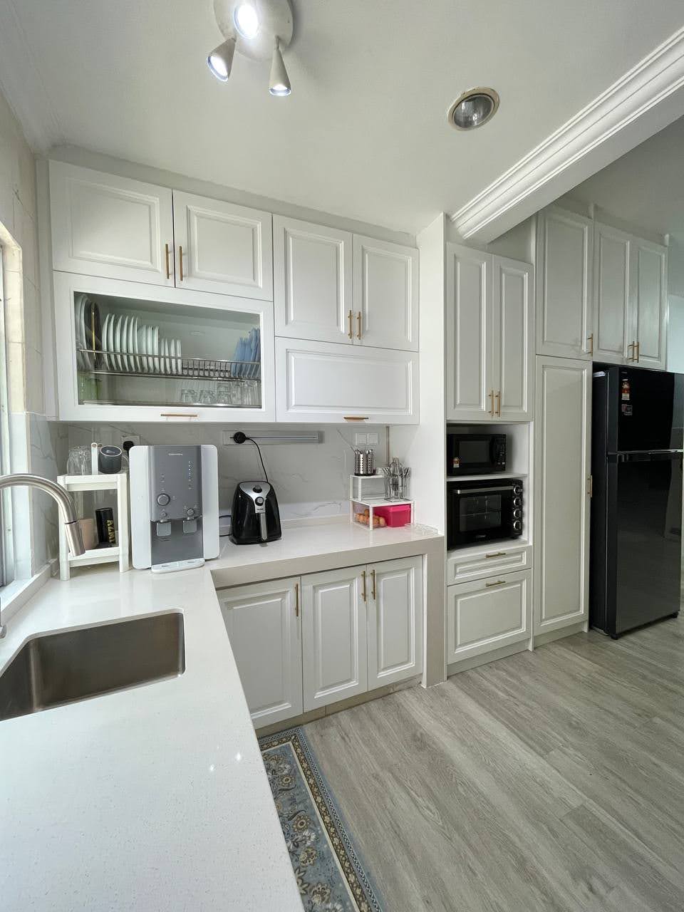 Read more about the article 27 Inspirasi Design Kabinet Dapur Moden