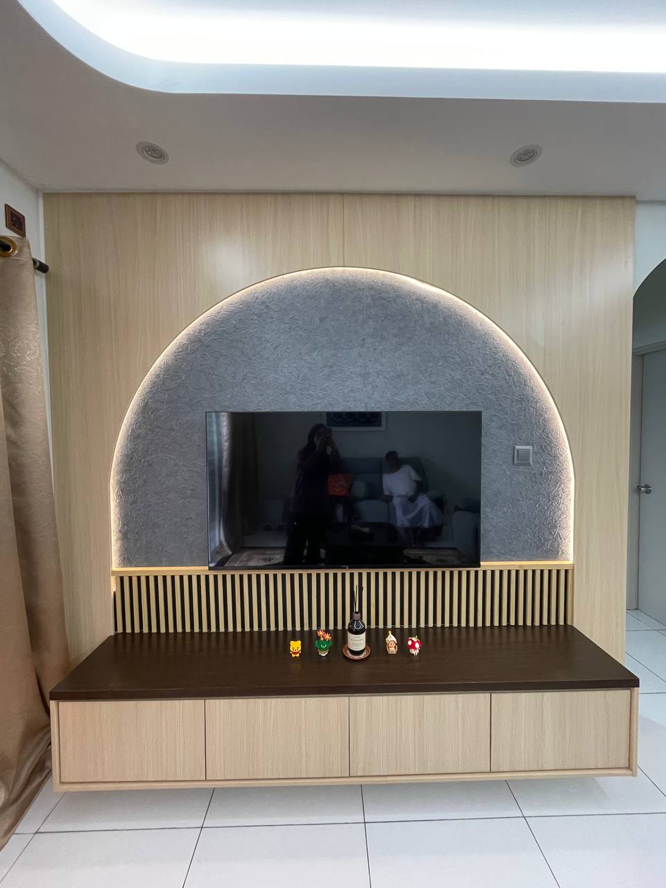 Melamine TV cabinet with arch